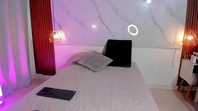 isabella zc online show from 12.15.25