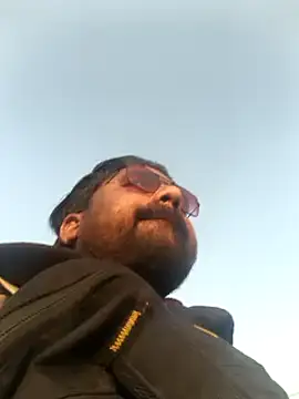 Snapshot of Raziv_komal143 chatting on 03.12.25 Raziv komal143 online show from 03.12.25