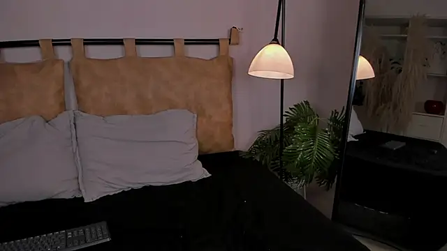 hannah brady online show from 09.23.25