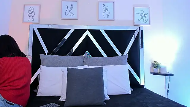 Snapshot of ah_mara_ chatting on 09.17.25 ah mara  online show from 09.17.25