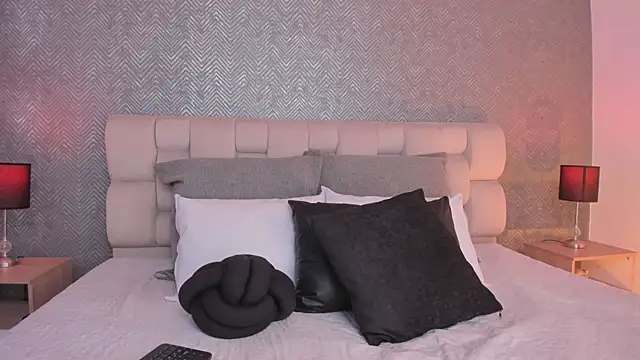 Snapshot of ah_mara_ chatting on 09.23.25 ah mara  online show from 09.23.25