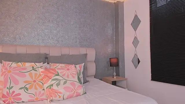 Snapshot of ah_mara_ chatting on 09.26.25 ah mara  online show from 09.26.25