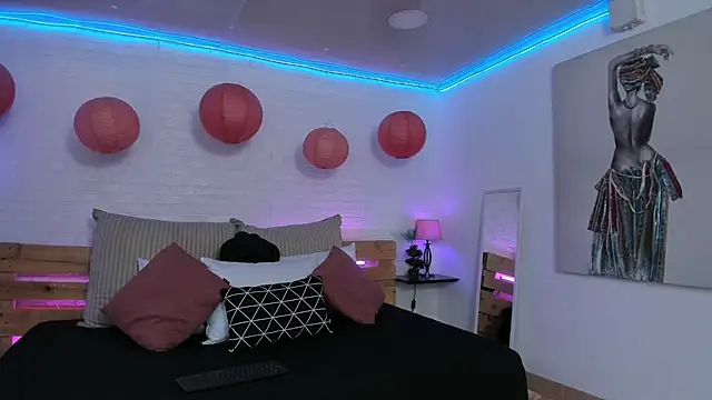 Snapshot of ah_mara_ chatting on 10.04.25 ah mara  online show from 10.04.25