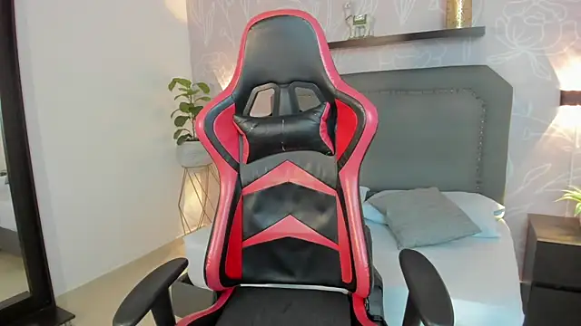 Snapshot of adarna13_ chatting on 02.06.26 adarna13 online show from 02.06.26