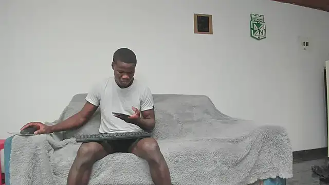 Snapshot of nene-5 chatting on 09.18.25 nene-5 online show from 09.18.25