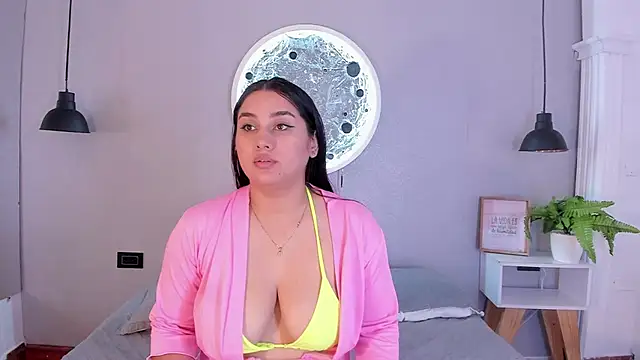 AlexaMora  online show from 01.26.25