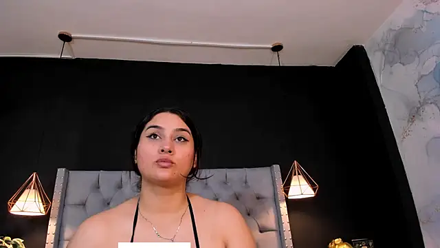 AlexaMora  online show from 03.19.25