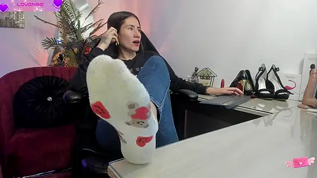 Snapshot of VioletParkker chatting on 02.18.25 VioletParkker online show from 02.18.25