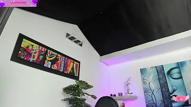 Snapshot of VioletParkker chatting on 02.25.25 VioletParkker online show from 02.25.25