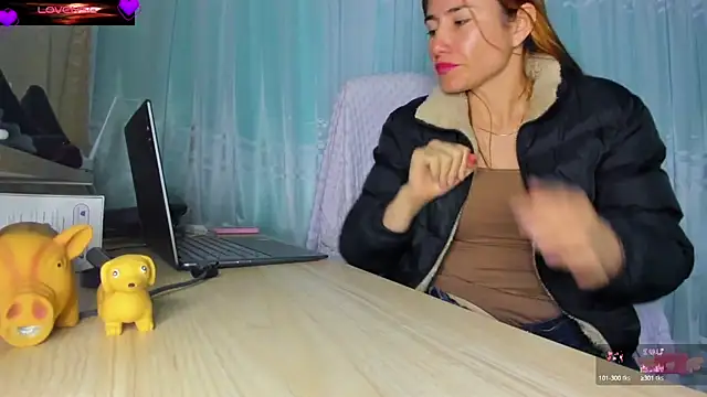 Snapshot of VioletParkker chatting on 10.17.25 VioletParkker online show from 10.17.25