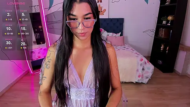 Snapshot of Dana_Paula chatting on 10.23.25 Dana Paula online show from 10.23.25