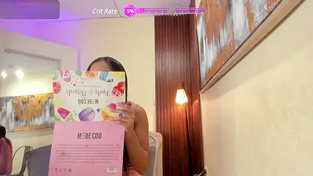 Snapshot of laurah_hill chatting on 01.30.25 laurah hill online show from 01.30.25