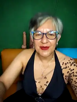 ilonna2025 online show from 11.30.25