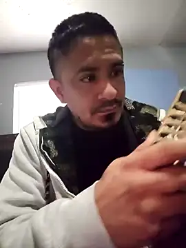 Burrrucecold00 online show from 02.13.25