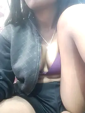 Snapshot of Leoni_G chatting on 02.02.25 Leoni G online show from 02.02.25