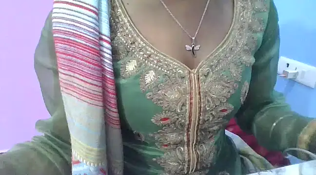 Snapshot of Leoni_G chatting on 02.16.25 Leoni G online show from 02.16.25