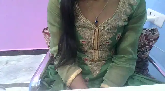 Snapshot of Leoni_G chatting on 03.07.25 Leoni G online show from 03.07.25