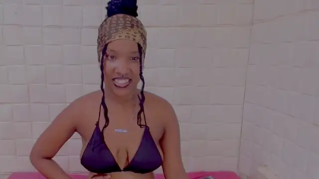 EroticSexyPrada online show from 04.15.26