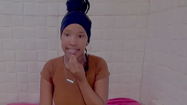 EroticSexyPrada online show from 04.16.26