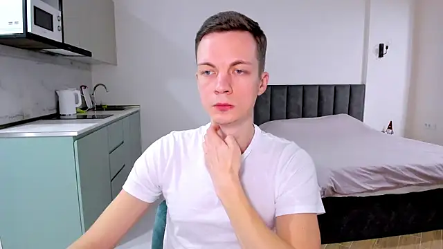 max shy online show from 01.21.25