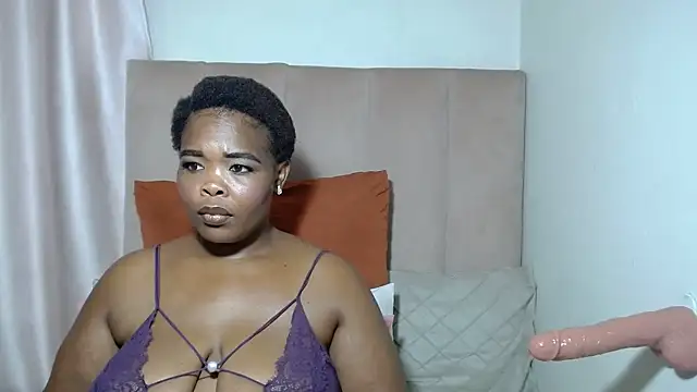 Hazel-nutt online show from 02.12.25