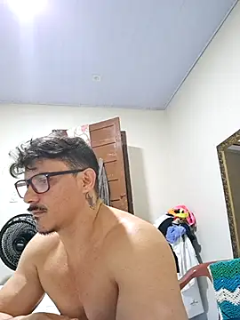 Snapshot of casaputo41 chatting on 02.08.25 casaputo41 online show from 02.08.25