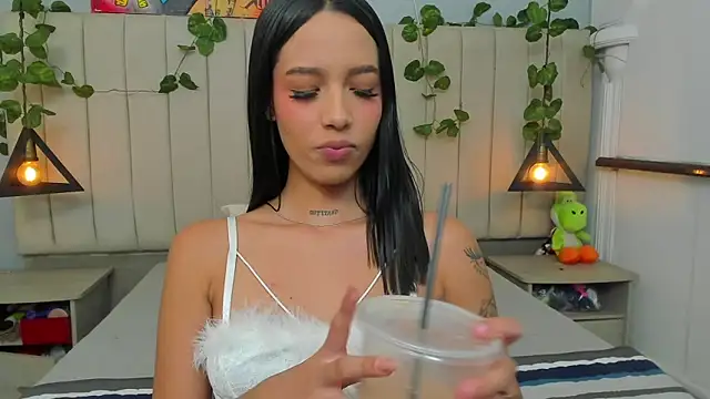 Snapshot of Paulina_Lopezz chatting on 02.12.26 Paulina Lopezz online show from 02.12.26