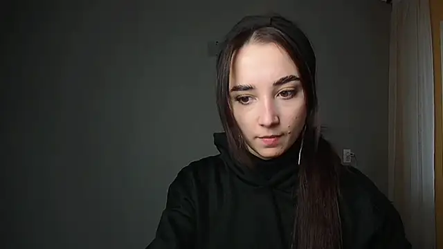 Eva Gloryy online show from 02.15.25