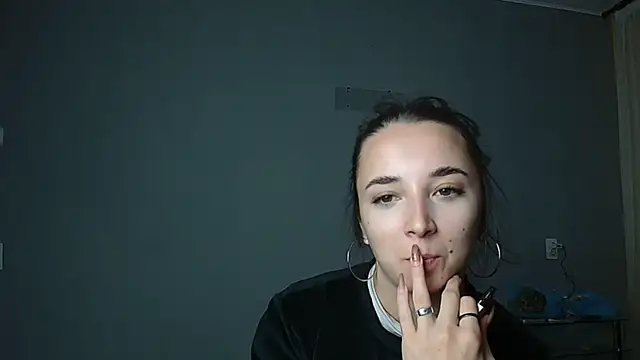 Eva Gloryy online show from 09.18.25