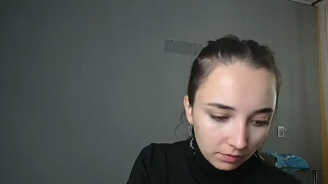 Eva Gloryy online show from 10.12.25