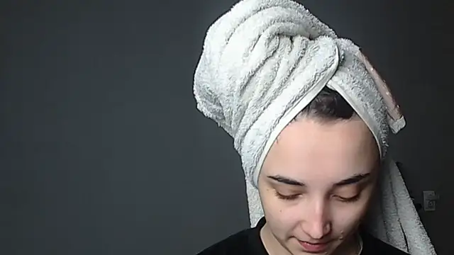 Eva Gloryy online show from 01.11.26