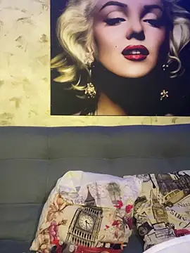 Lili  taylor online show from 02.06.25