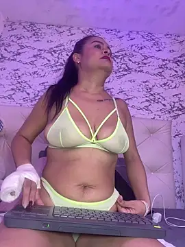 Lili  taylor online show from 09.27.25