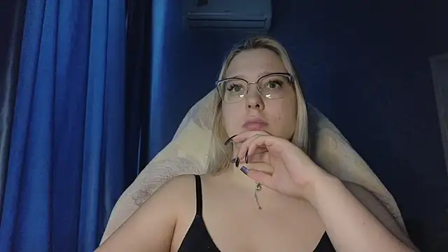 HotBrandyX online show from 11.14.25