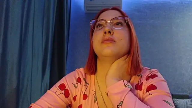 HotBrandyX online show from 02.02.26