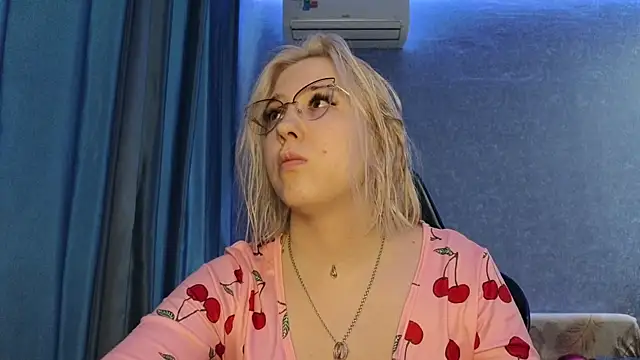 Snapshot of HotBrandyX chatting on 06.14.26 HotBrandyX online show from 06.14.26