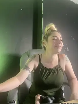 Snapshot of viktoria_davis_ chatting on 03.06.25 viktoria davis online show from 03.06.25