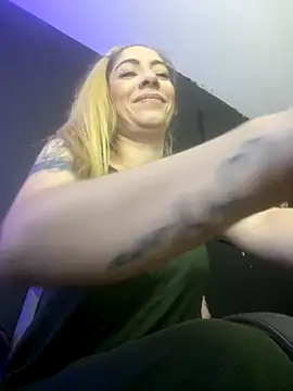 viktoria davis  online show from 09.25.25