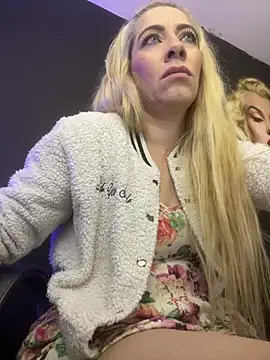 viktoria davis  online show from 10.25.25