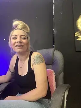 viktoria davis  online show from 01.07.26