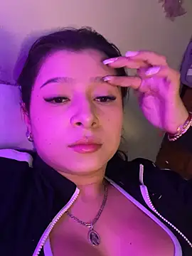 Snapshot of _Amber_Brown chatting on 10.16.25 Amber Brown online show from 10.16.25