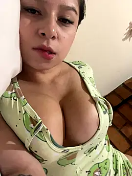 Snapshot of _Amber_Brown chatting on 10.26.25 Amber Brown online show from 10.26.25