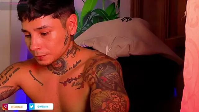 Snapshot of tattokoi chatting on 10.28.25 tattokoi online show from 10.28.25