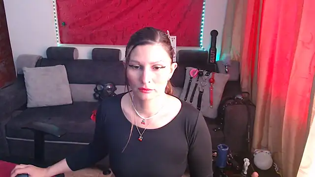 Snapshot of sachaclinford chatting on 10.10.25 sachaclinford online show from 10.10.25