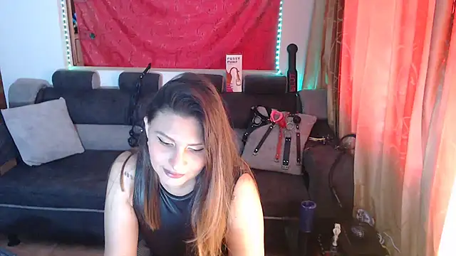 Snapshot of sachaclinford chatting on 10.11.25 sachaclinford online show from 10.11.25