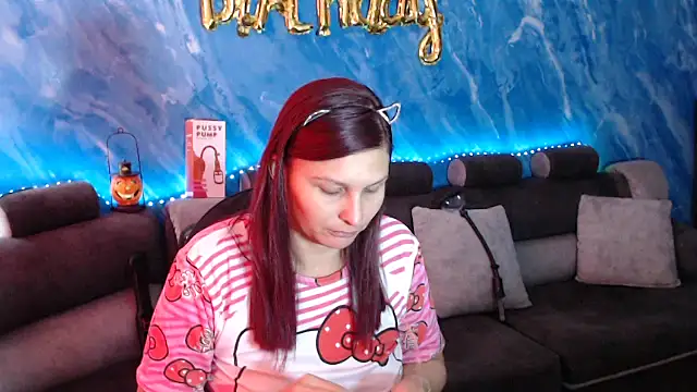 Snapshot of sachaclinford chatting on 10.21.25 sachaclinford online show from 10.21.25