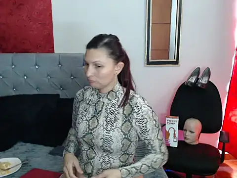 Snapshot of sachaclinford chatting on 02.12.26 sachaclinford online show from 02.12.26