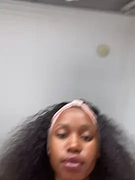 Snapshot of Go_Meg chatting on 02.07.25 Go Meg online show from 02.07.25