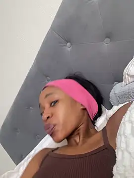 Snapshot of Go_Meg chatting on 10.14.25 Go Meg online show from 10.14.25