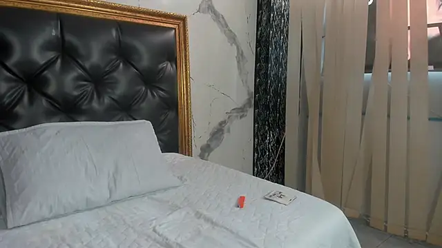 DalayMoore online show from 02.10.26